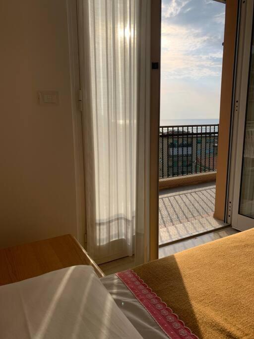 Vista Mare Con Ogni Comfort Varazze Exterior foto